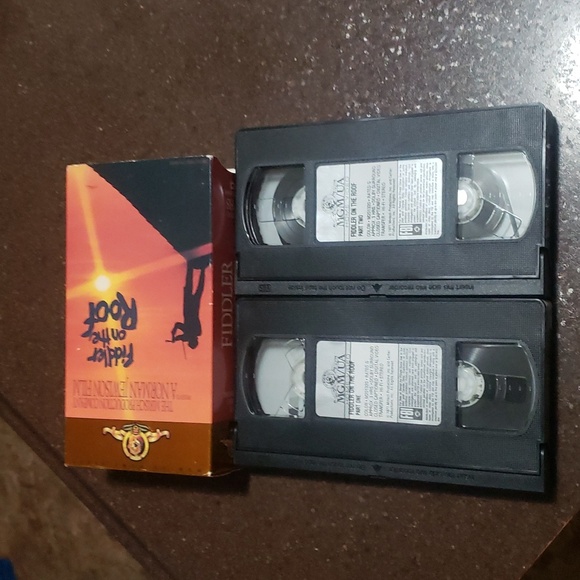 *Fiddler On The Roof VHS - Picture 3 of 3